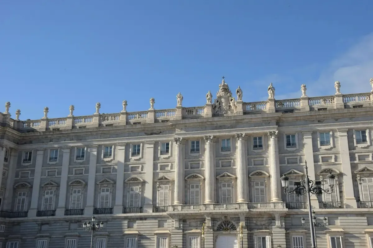Keskipalkkaopas ulkomaalaisille Espanjassa 2026